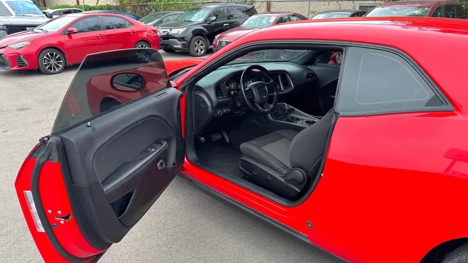 2022 Dodge Challenger SXT - Photo 8