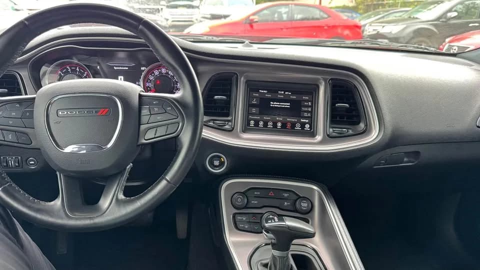 2022 Dodge Challenger SXT - Photo 9