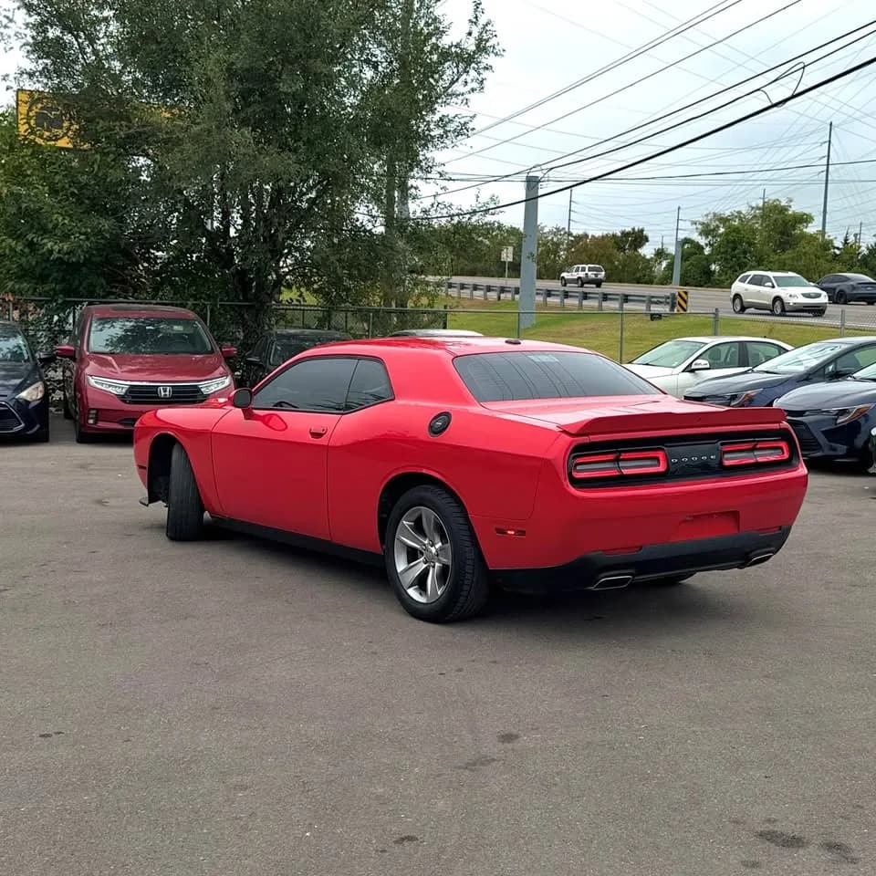 2022 Dodge Challenger SXT - Photo 7